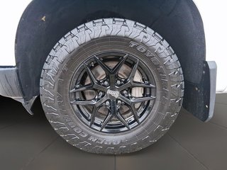 2023 Chevrolet Silverado 1500 Crew Cab 4x4 WT / Standard Box in Stratford, Ontario - 6 - w320h240px