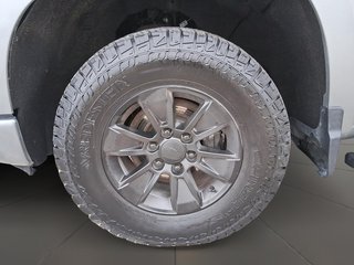 2025 Chevrolet Silverado 1500 Crew Cab Short Box 4-Wheel Drive LT in Stratford, Ontario - 6 - w320h240px