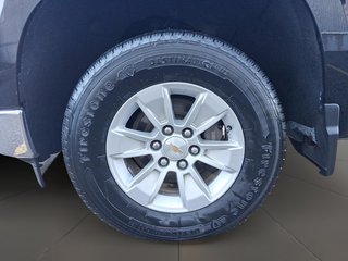 2025 Chevrolet Silverado 1500 Crew Cab Standard Box 4-Wheel Drive LT in Stratford, Ontario - 6 - w320h240px