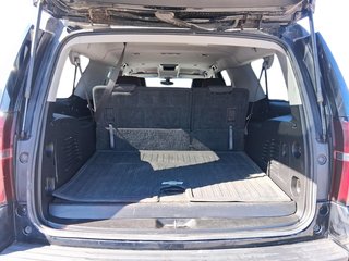 2018 Chevrolet Suburban 4x2 LS in Stratford, Ontario - 6 - w320h240px