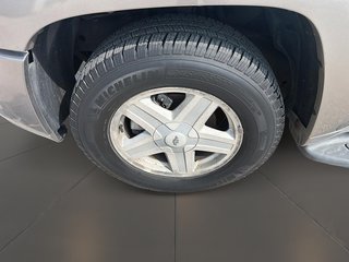2002 Chevrolet Trailblazer 4Dr LTZ in Stratford, Ontario - 6 - w320h240px
