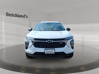 2025 Chevrolet Trax FWD 4dr 2RS in Stratford, Ontario - 2 - w320h240px