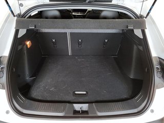 2025 Chevrolet Trax FWD 4dr ACTIV in Stratford, Ontario - 6 - w320h240px