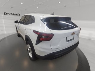 2025 Chevrolet Trax FWD 4dr LS in Stratford, Ontario - 4 - w320h240px