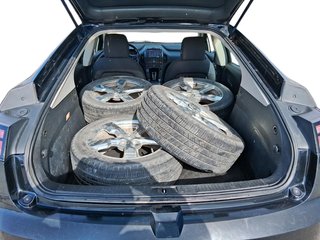 2014 Chevrolet Volt 5-Door Hatchback in Stratford, Ontario - 6 - w320h240px