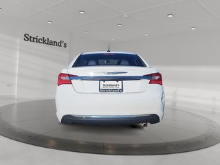 2014 Chrysler 200 Touring in Stratford, Ontario - 5 - w320h240px