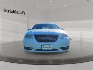 2014 Chrysler 200 Touring in Stratford, Ontario - 2 - w320h240px
