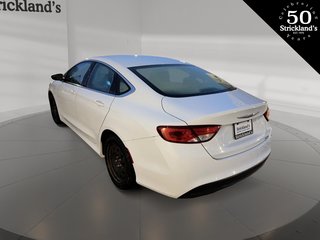 2016 Chrysler 200 LX in Stratford, Ontario - 4 - w320h240px