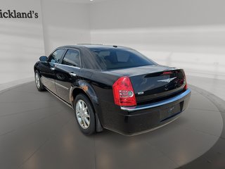 2010 Chrysler 300 Limited Sedan AWD in Stratford, Ontario - 4 - w320h240px