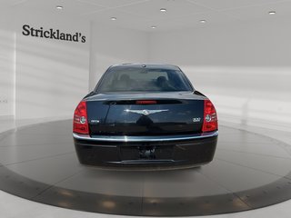 2010 Chrysler 300 Limited Sedan AWD in Stratford, Ontario - 3 - w320h240px