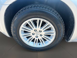 2010 Chrysler 300 C 4D Sedan in Stratford, Ontario - 6 - w320h240px
