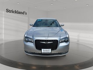 2018 Chrysler 300 S in Stratford, Ontario - 2 - w320h240px