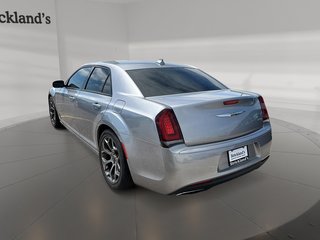 2018 Chrysler 300 S in Stratford, Ontario - 4 - w320h240px