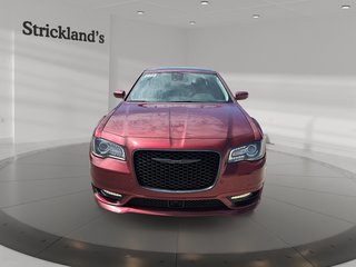 2023 Chrysler 300 Touring L AWD in Stratford, Ontario - 2 - w320h240px