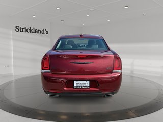 2023 Chrysler 300 Touring L AWD in Stratford, Ontario - 3 - w320h240px