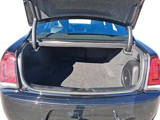 2023 Chrysler 300 S 300s RWD in Stratford, Ontario - 6 - w320h240px