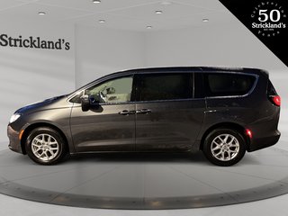 2022 Chrysler Grand Caravan SXT in Stratford, Ontario - 5 - w320h240px