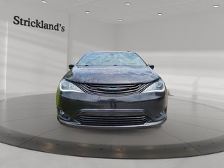 2019 Chrysler Pacifica Hybrid Touring L in Stratford, Ontario - 2 - w320h240px