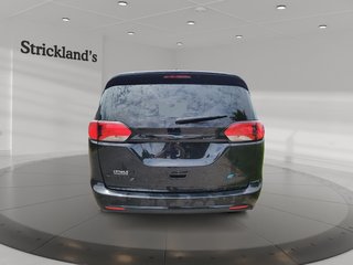 2019 Chrysler Pacifica Hybrid Touring L in Stratford, Ontario - 3 - w320h240px