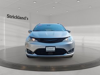 2020 Chrysler Pacifica AWD Launch Edition in Stratford, Ontario - 2 - w320h240px