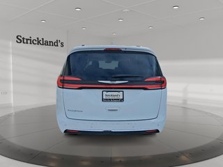 2021 Chrysler Pacifica Touring L in Stratford, Ontario - 3 - w320h240px