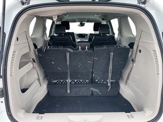 2022 Chrysler Pacifica Touring L in Stratford, Ontario - 6 - w320h240px