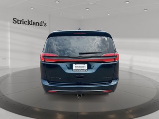 2022 Chrysler Pacifica Limited in Stratford, Ontario - 3 - w320h240px