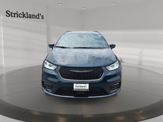 2022 Chrysler Pacifica Limited in Stratford, Ontario - 2 - w320h240px