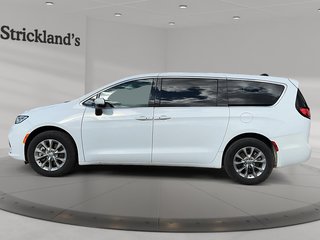 2023 Chrysler Pacifica Touring L AWD in Stratford, Ontario - 5 - w320h240px