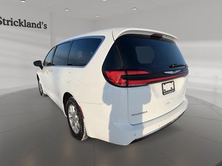 2023 Chrysler Pacifica Touring L FWD in Stratford, Ontario - 4 - w320h240px
