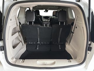 2023 Chrysler Pacifica Touring L FWD in Stratford, Ontario - 6 - w320h240px