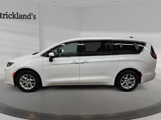2023 Chrysler Pacifica Touring L FWD in Stratford, Ontario - 5 - w320h240px