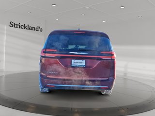 2023 Chrysler Pacifica Touring L FWD in Stratford, Ontario - 3 - w320h240px