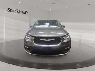 2023 Chrysler Pacifica Touring L FWD in Stratford, Ontario - 2 - w320h240px