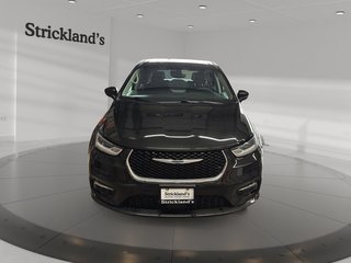 2023 Chrysler Pacifica Touring L FWD in Stratford, Ontario - 2 - w320h240px