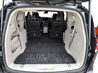 2023 Chrysler Pacifica Touring L FWD in Stratford, Ontario - 6 - w320h240px