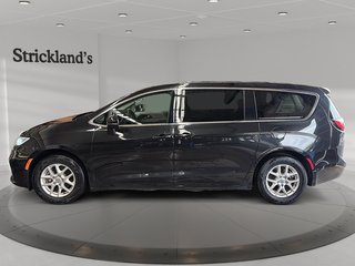 2023 Chrysler Pacifica Touring L FWD in Stratford, Ontario - 5 - w320h240px