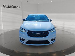 2024 Chrysler Pacifica Touring-L FWD in Stratford, Ontario - 2 - w320h240px