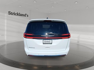 2024 Chrysler Pacifica Touring-L FWD in Stratford, Ontario - 3 - w320h240px