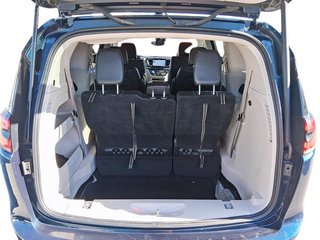 2024 Chrysler Pacifica Touring-L FWD in Stratford, Ontario - 6 - w320h240px