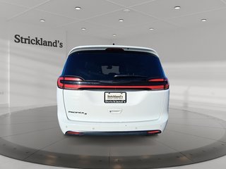 2024 Chrysler Pacifica Touring-L FWD in Stratford, Ontario - 3 - w320h240px