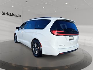 2024 Chrysler Pacifica Touring-L FWD in Stratford, Ontario - 4 - w320h240px