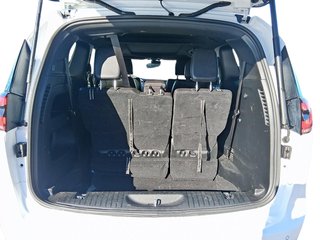 2024 Chrysler Pacifica Touring-L FWD in Stratford, Ontario - 6 - w320h240px