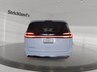 2024 Chrysler Pacifica Touring-L FWD in Stratford, Ontario - 3 - w320h240px