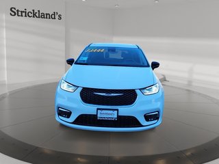 2024 Chrysler Pacifica Touring-L FWD in Stratford, Ontario - 2 - w320h240px
