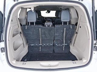 2024 Chrysler Pacifica Touring-L FWD in Stratford, Ontario - 6 - w320h240px