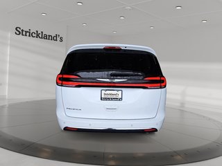 2024 Chrysler Pacifica Touring-L FWD in Stratford, Ontario - 3 - w320h240px