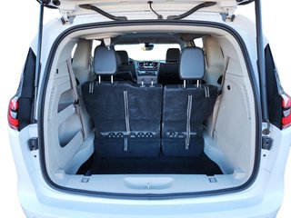 2024 Chrysler Pacifica Touring-L FWD in Stratford, Ontario - 6 - w320h240px