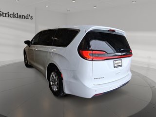 2024 Chrysler Pacifica Touring-L FWD in Stratford, Ontario - 4 - w320h240px