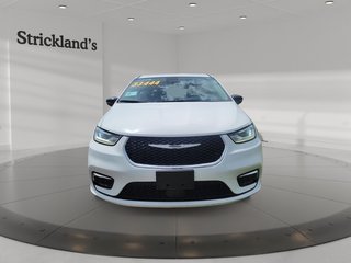 2024 Chrysler Pacifica Touring-L FWD in Stratford, Ontario - 2 - w320h240px